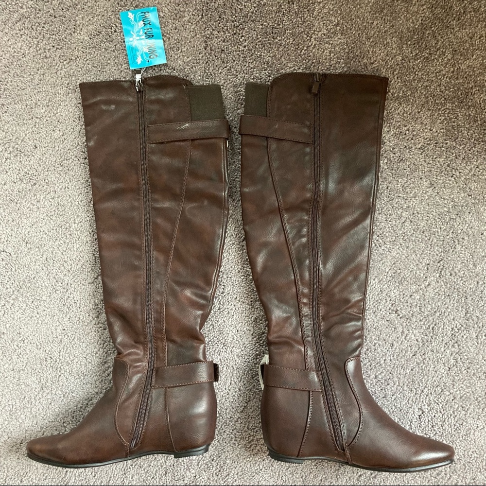 Knee high flat heel brown boot sz6